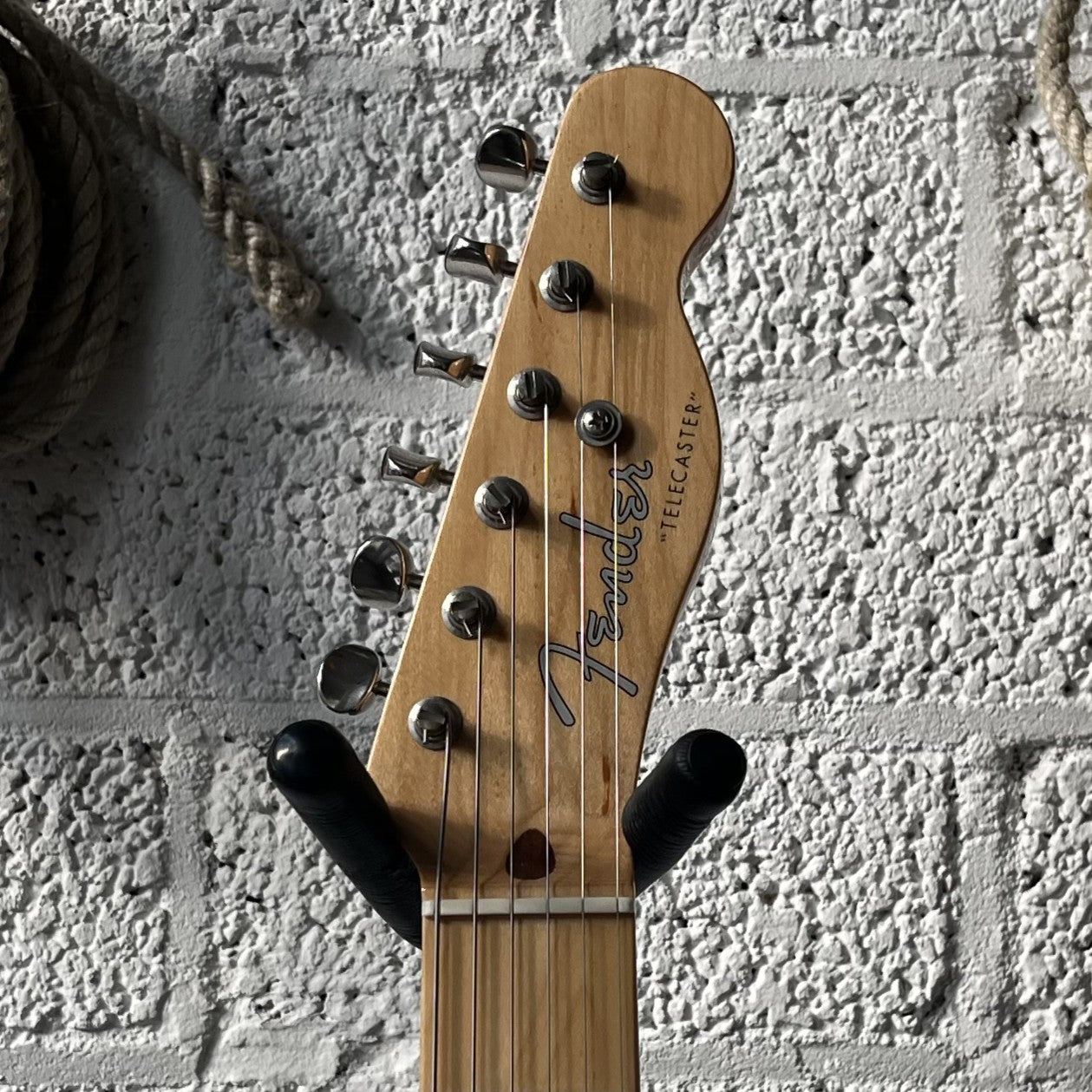 Fender MIJ Offset Tele Butterscotch Blond headstock
