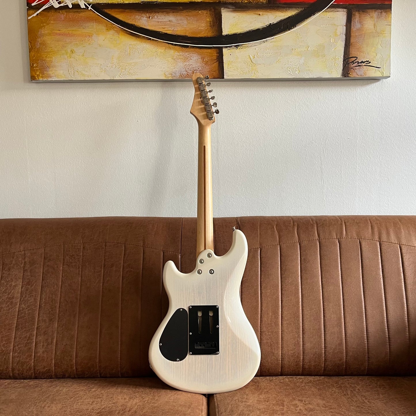 Kaminari Liquid White Back