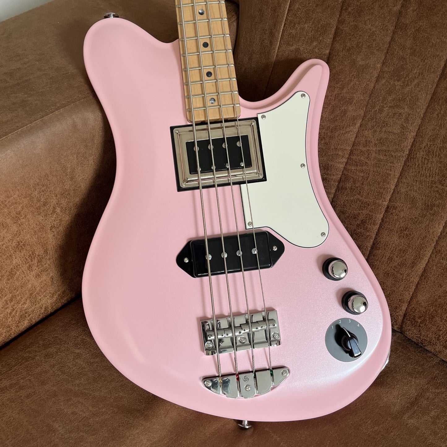 Oopegg Stormbreaker pearl pink body on couch