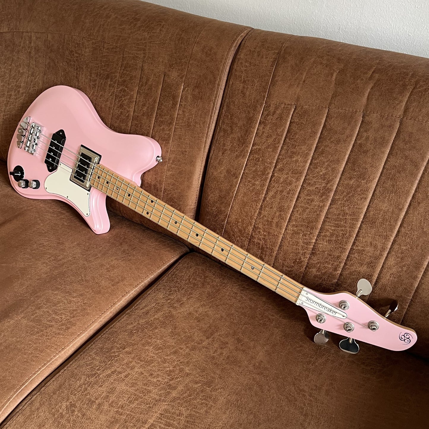 Oopegg Stormbreaker pearl pink horizontal alternate