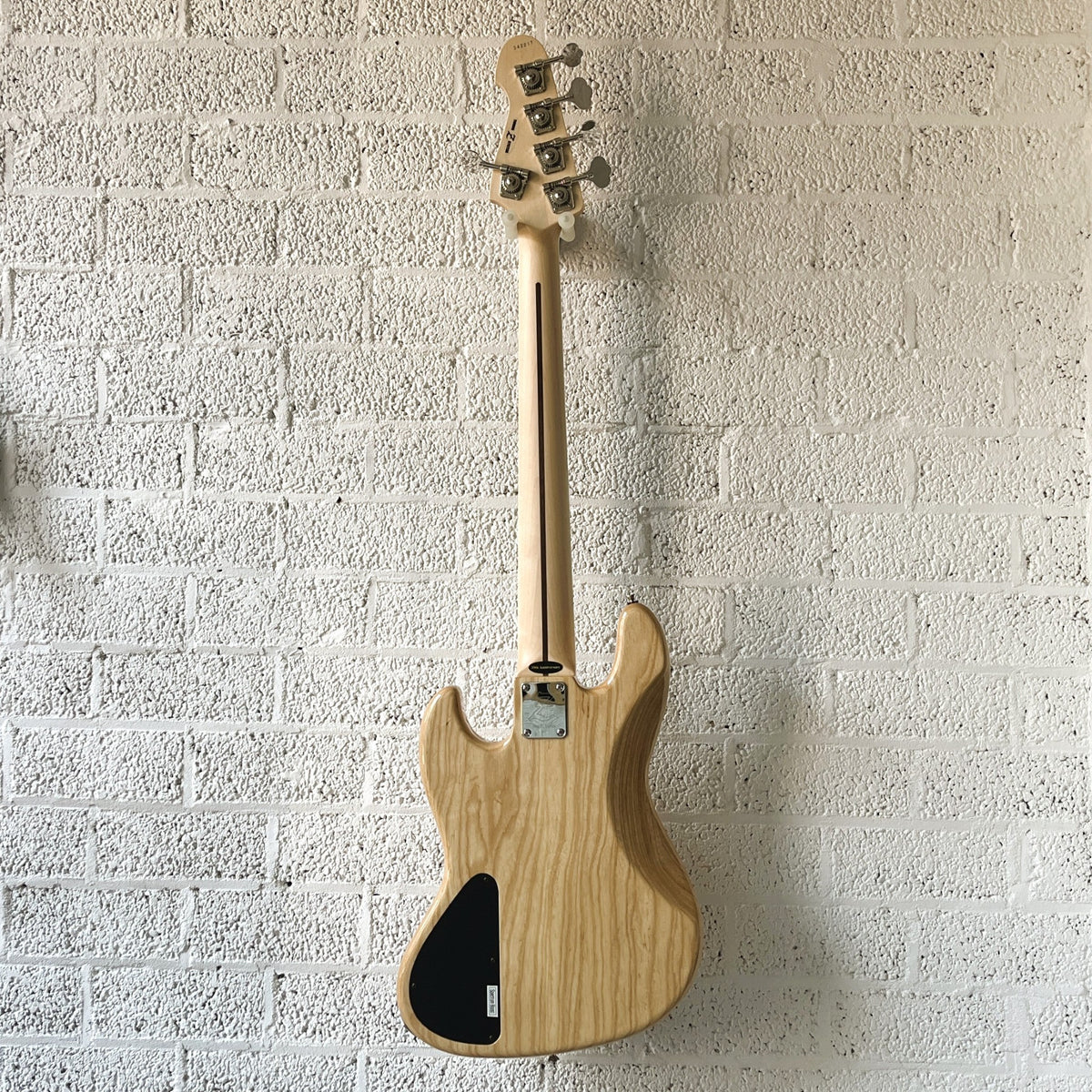 atelier z m265 natural hand-built japanese 5-string active bass back view
