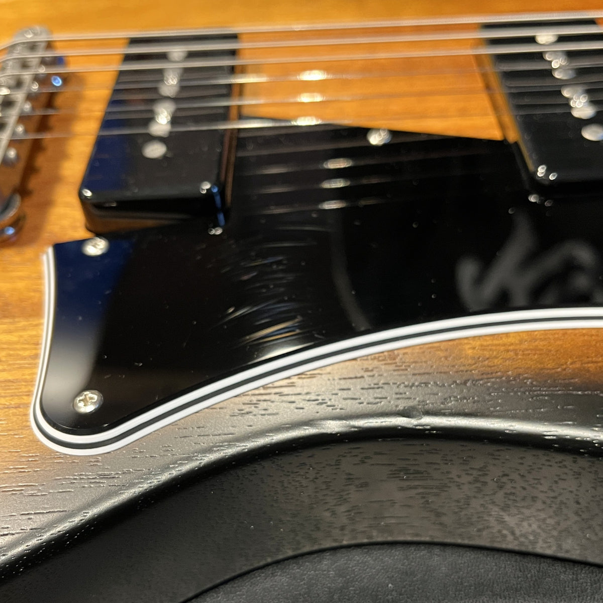 oopegg trailbreaker limited edition tobacco burst body contour detail