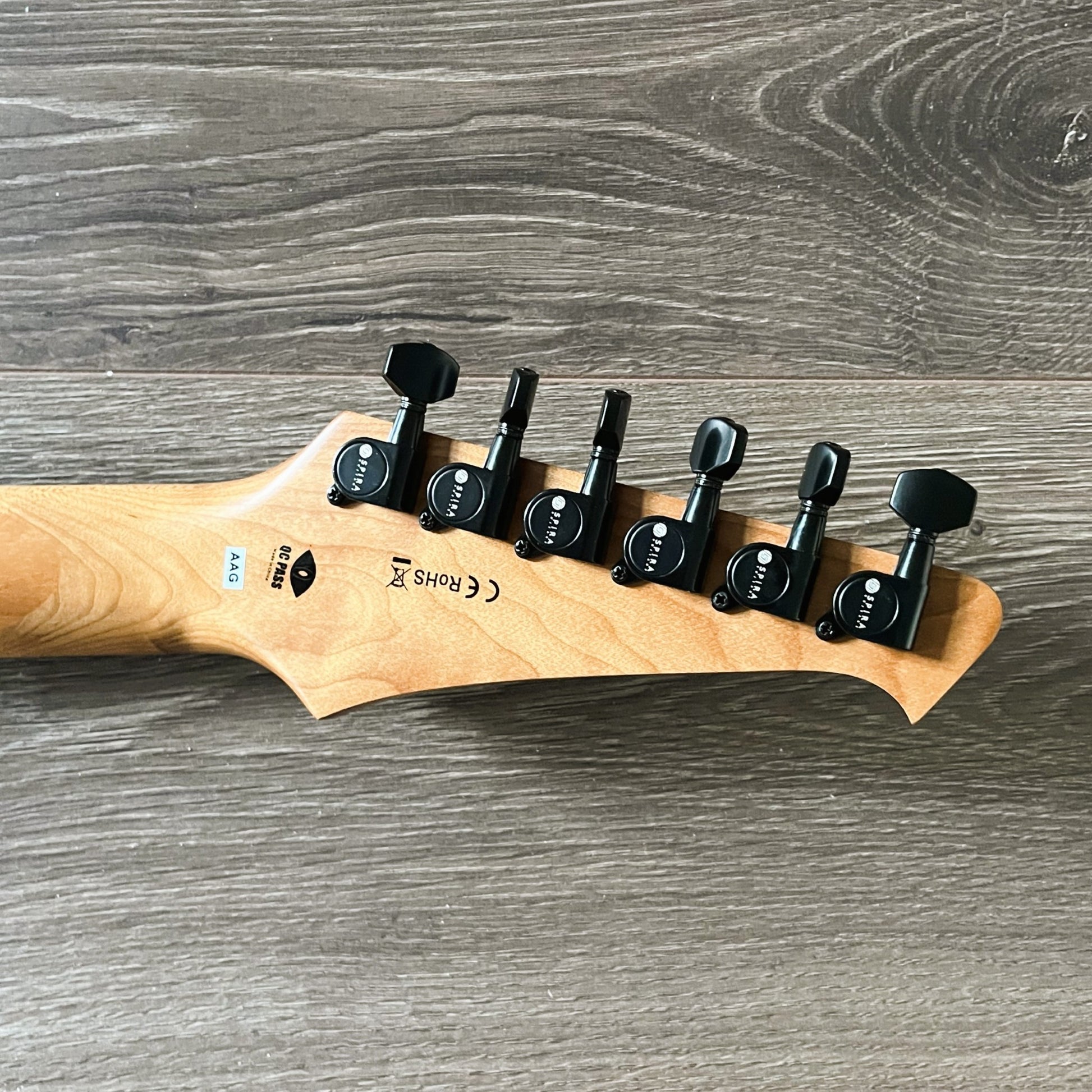 spira v420 flying v antique white hh locking trem back headstock