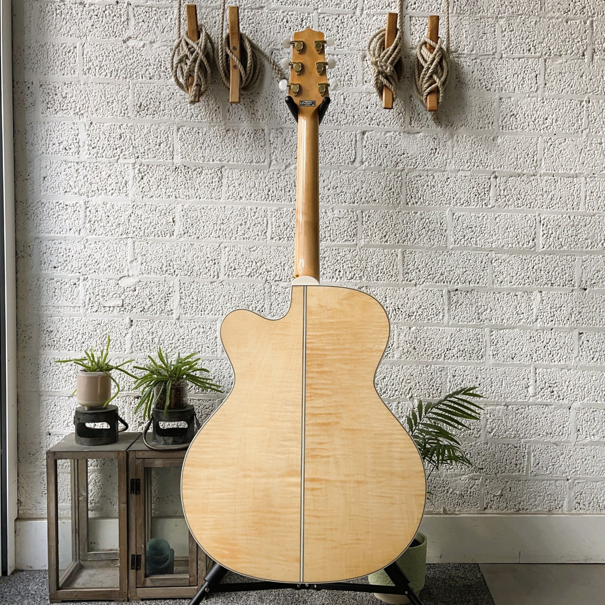 takamine gj72ce electro acoustic jumbo guitar natural back view