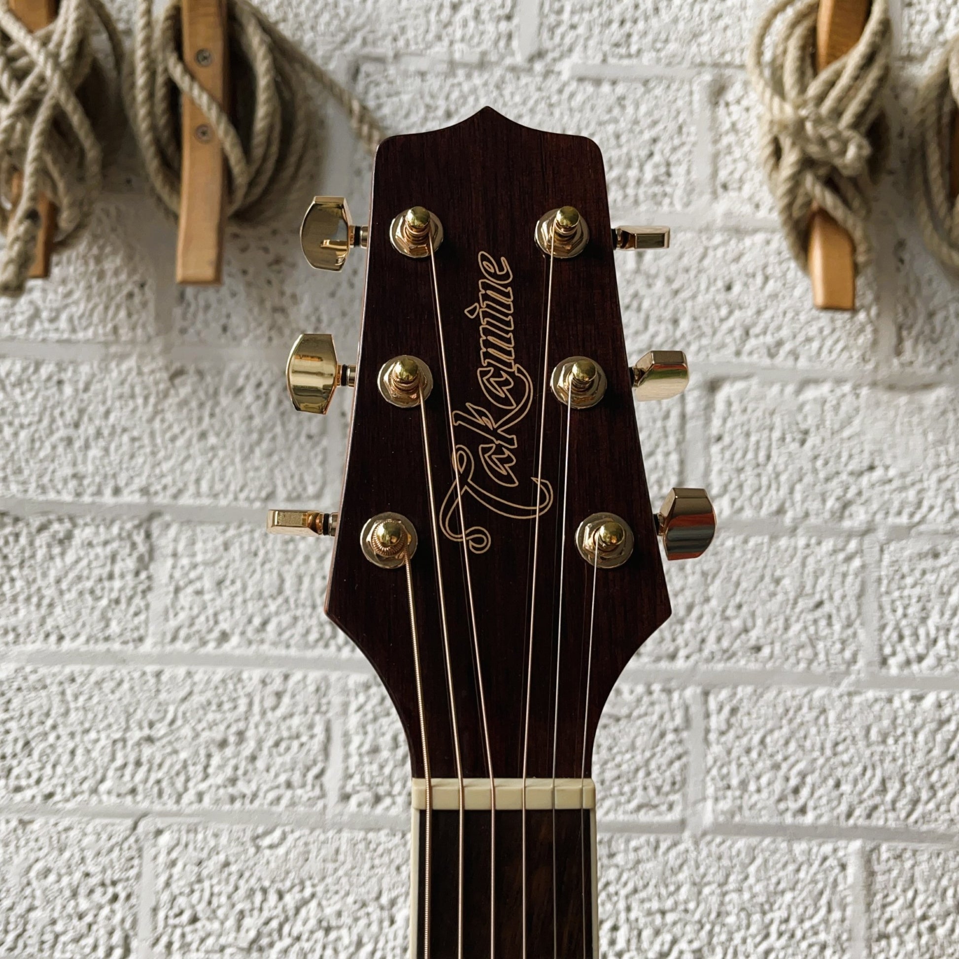 takamine gn51ce electro acoustic guitar brown sunburst headstock