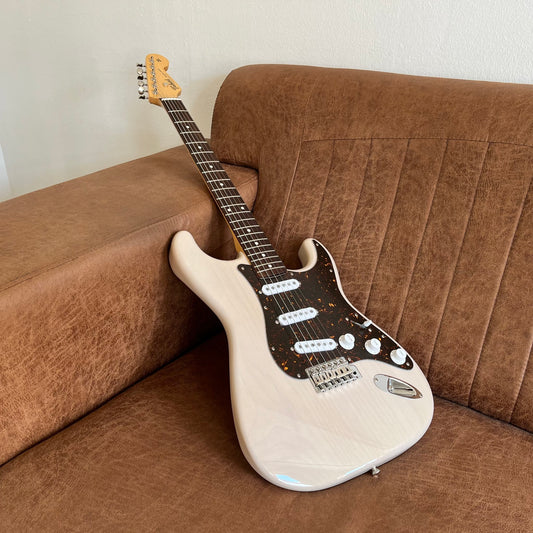 Tokai TST95 White leaning