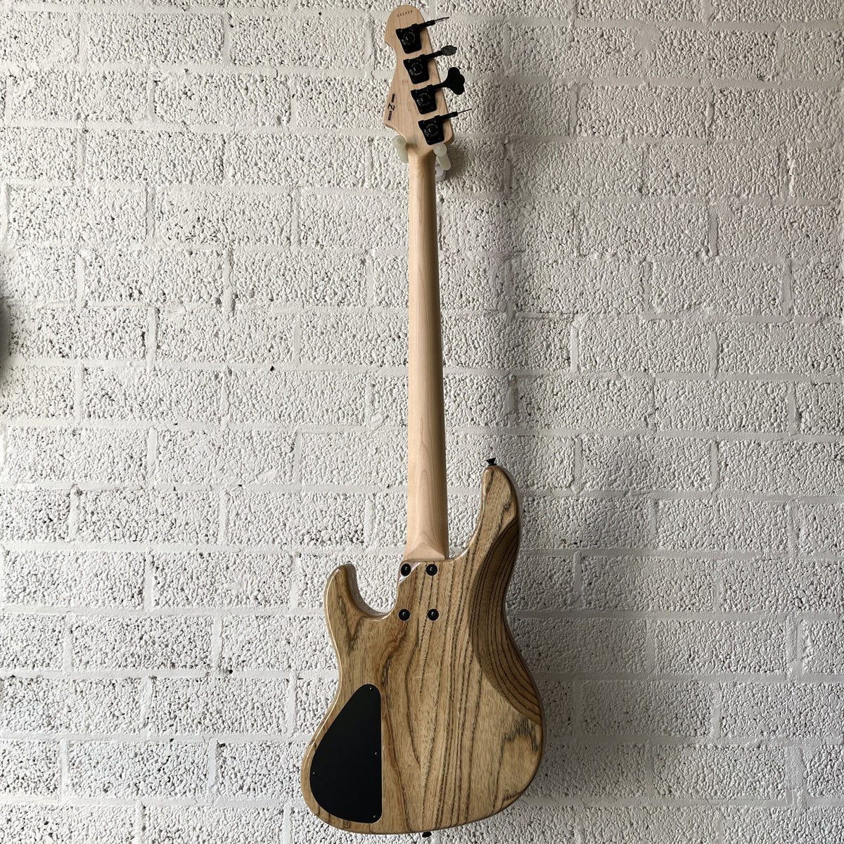 atelier z beta4 natural black line back view