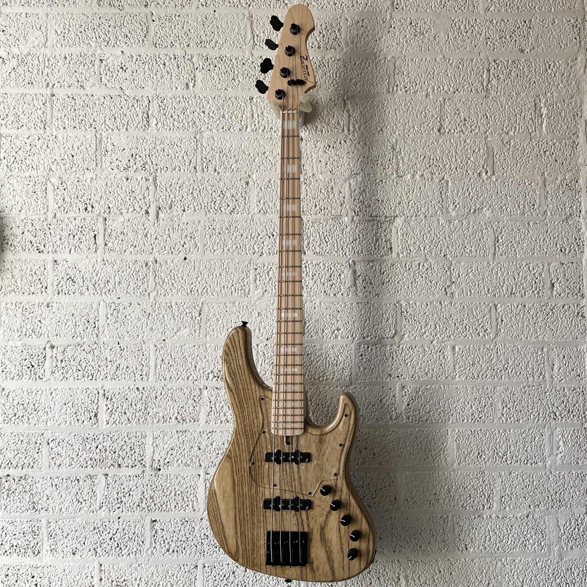 Atelier Z Beta4 Custom Natural Black Line – 4-String Bass | RockSo