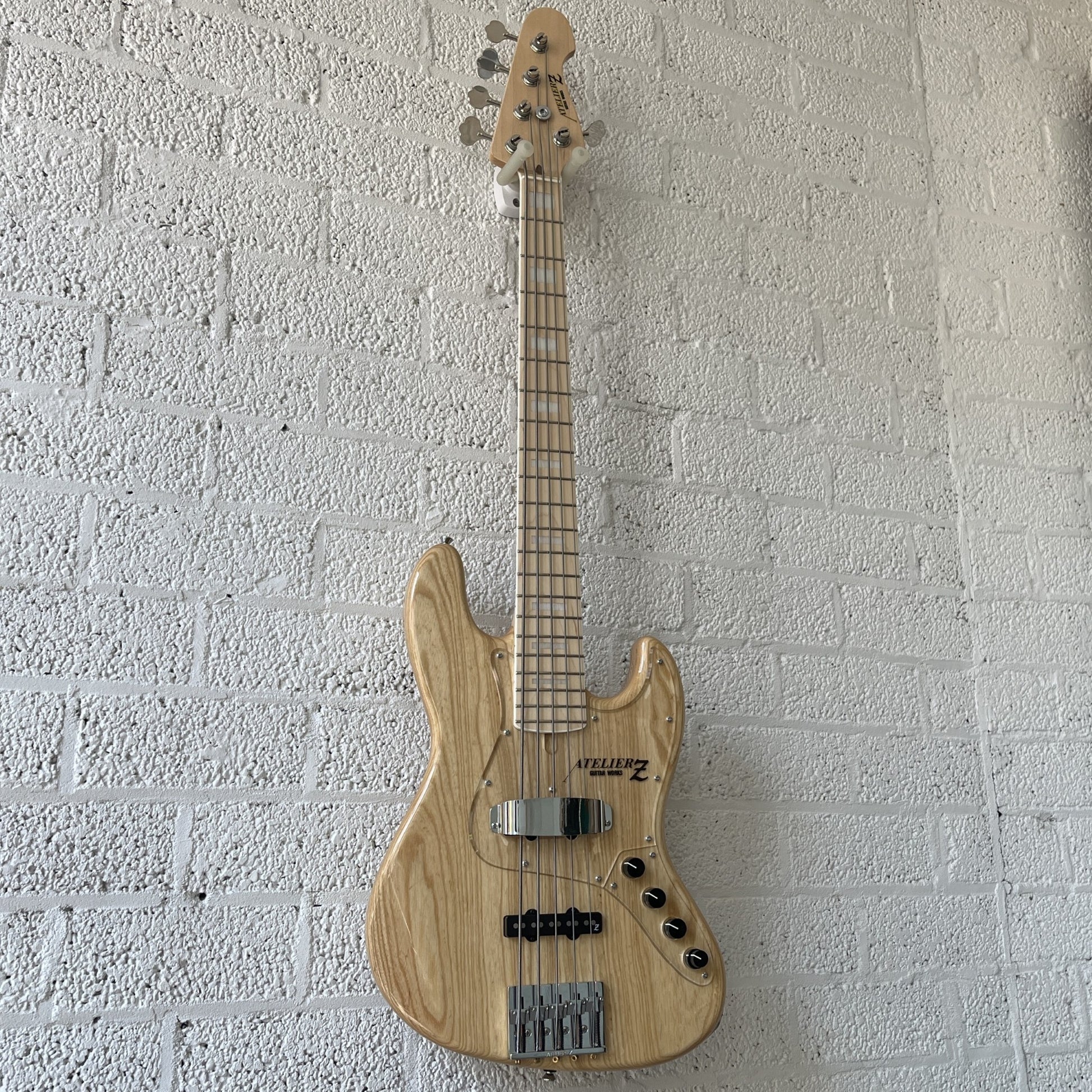 atelier z m265 natural hand-built japanese 5-string active bass