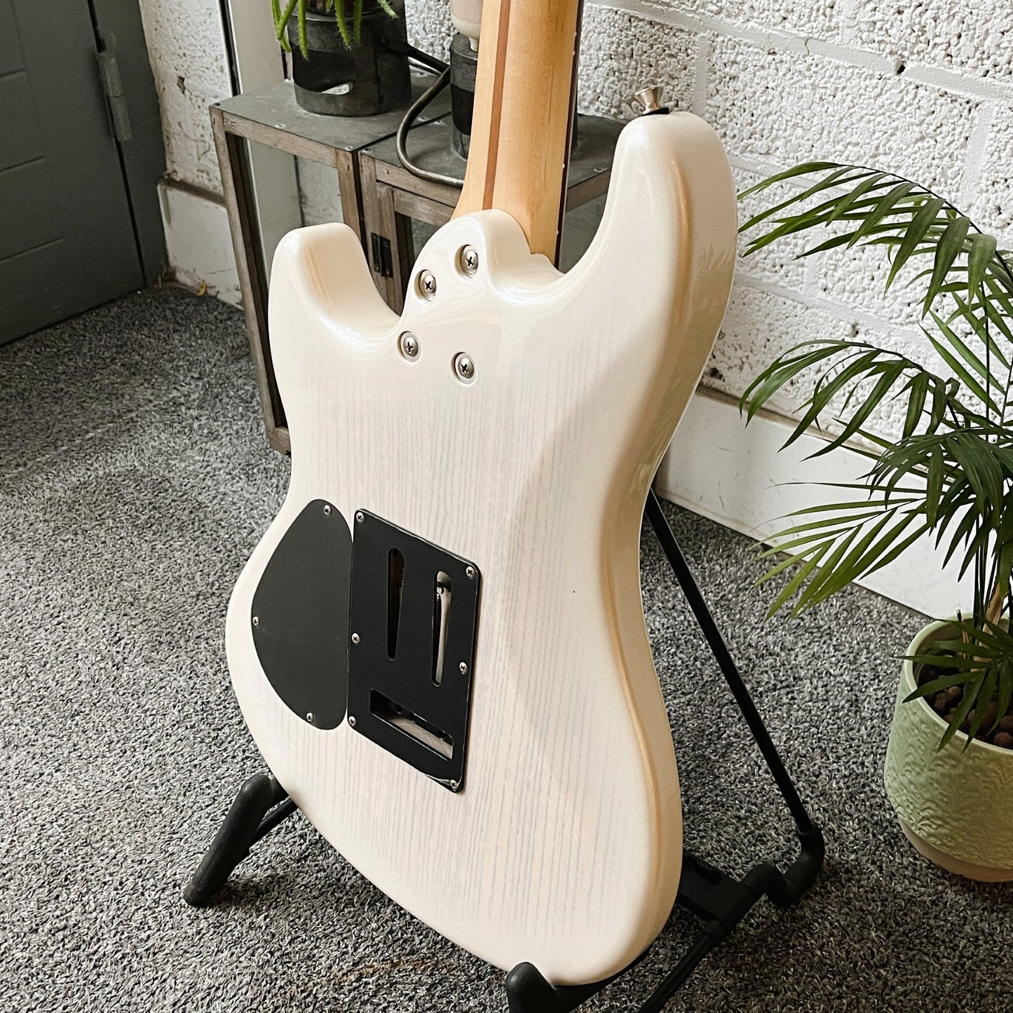 kaminari liquid electric guitar see-through white burst rockso spec body back view