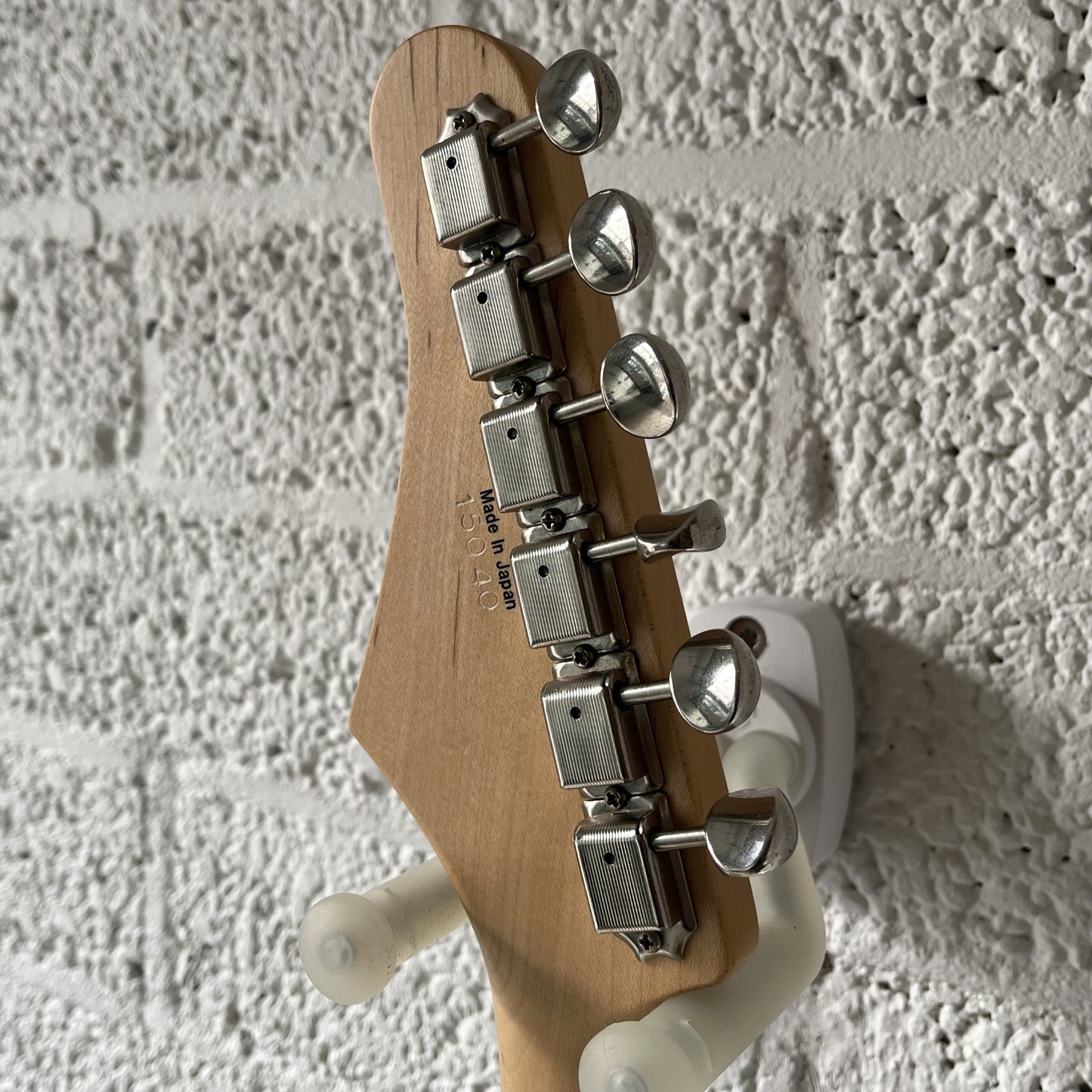 kaminari liquid electric guitar metallic white burst headstock back