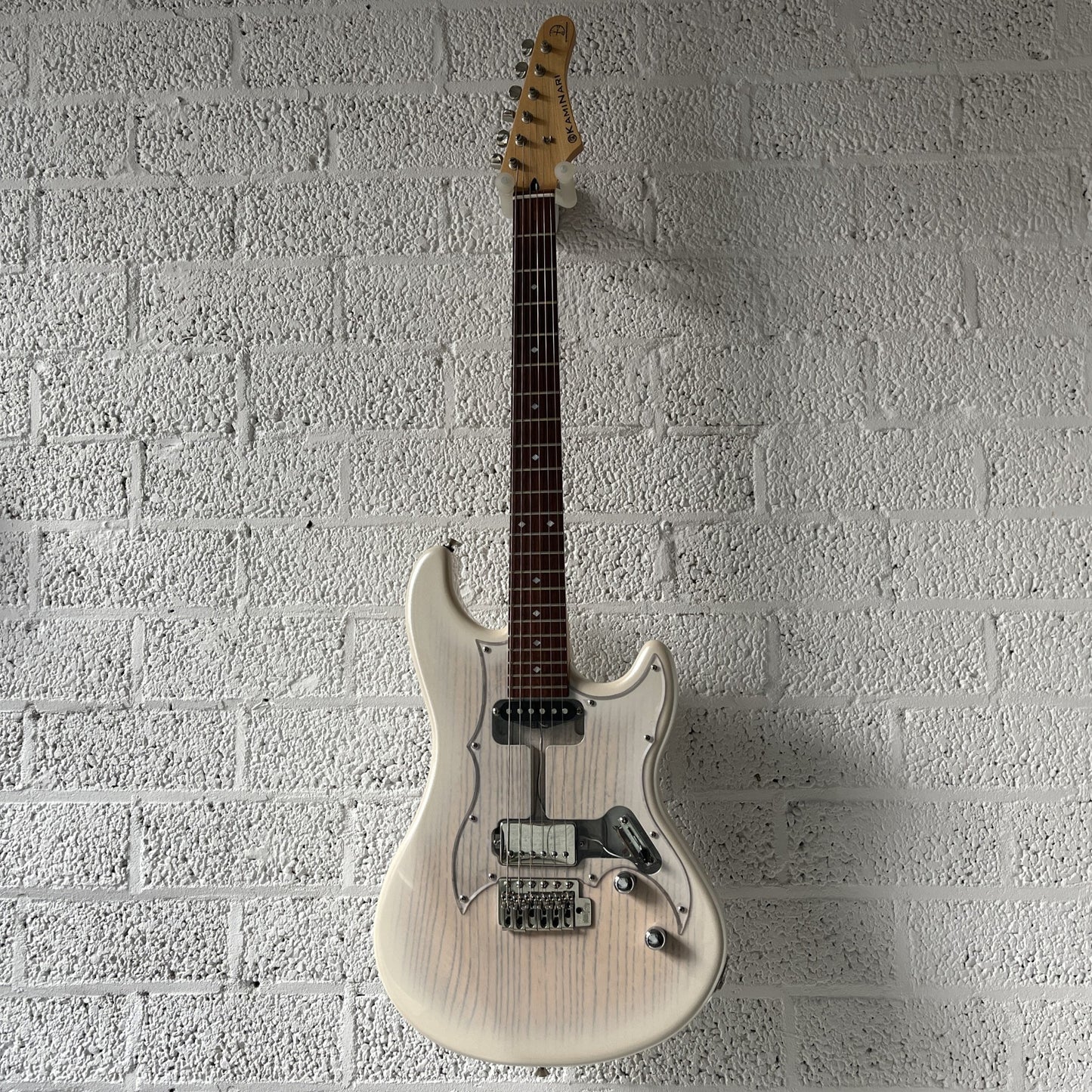 kaminari liquid electric guitar metallic white burst