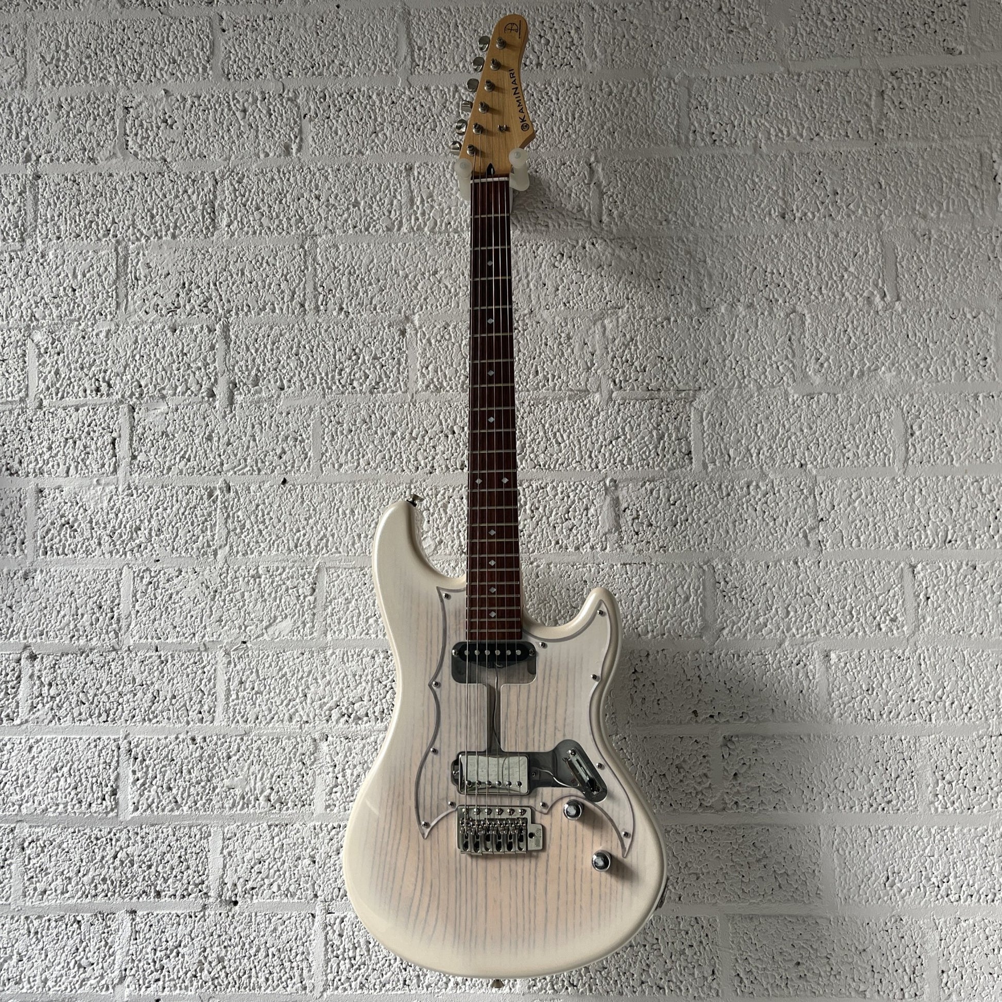 kaminari liquid electric guitar metallic white burst