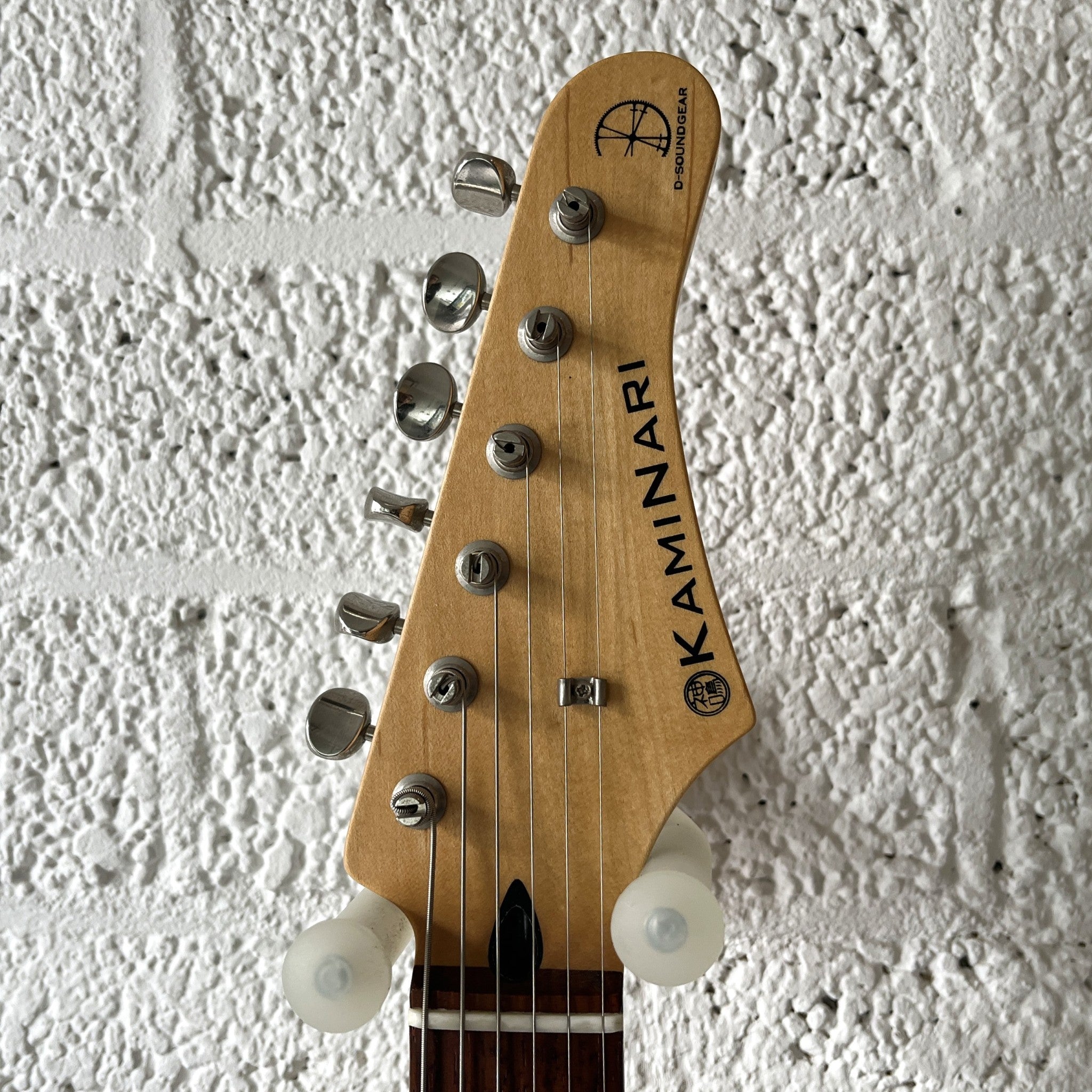 KAMINARI Liquid See-Through Metallic White Burst – Boutique Guitar