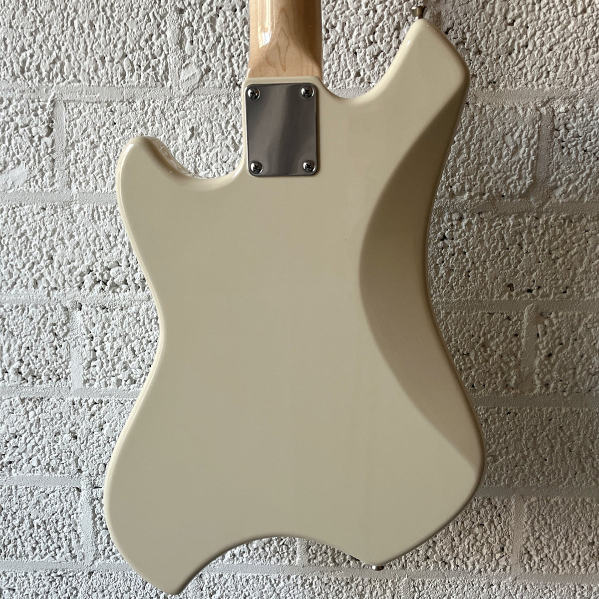 kaminari swinger 69 desert sand body closeup back view