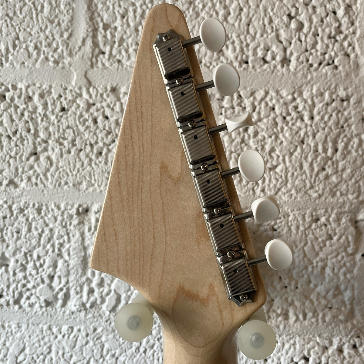 kaminari swinger 69 desert sand headstock back view