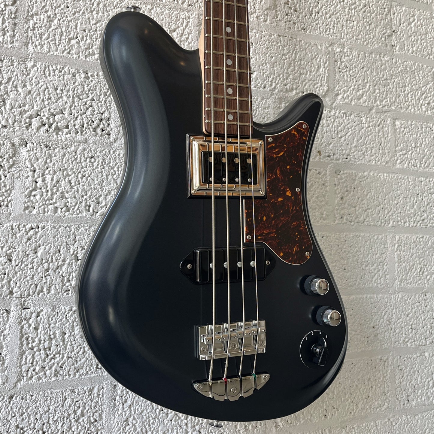 oopegg stormbreaker bass charcoal frost angled left