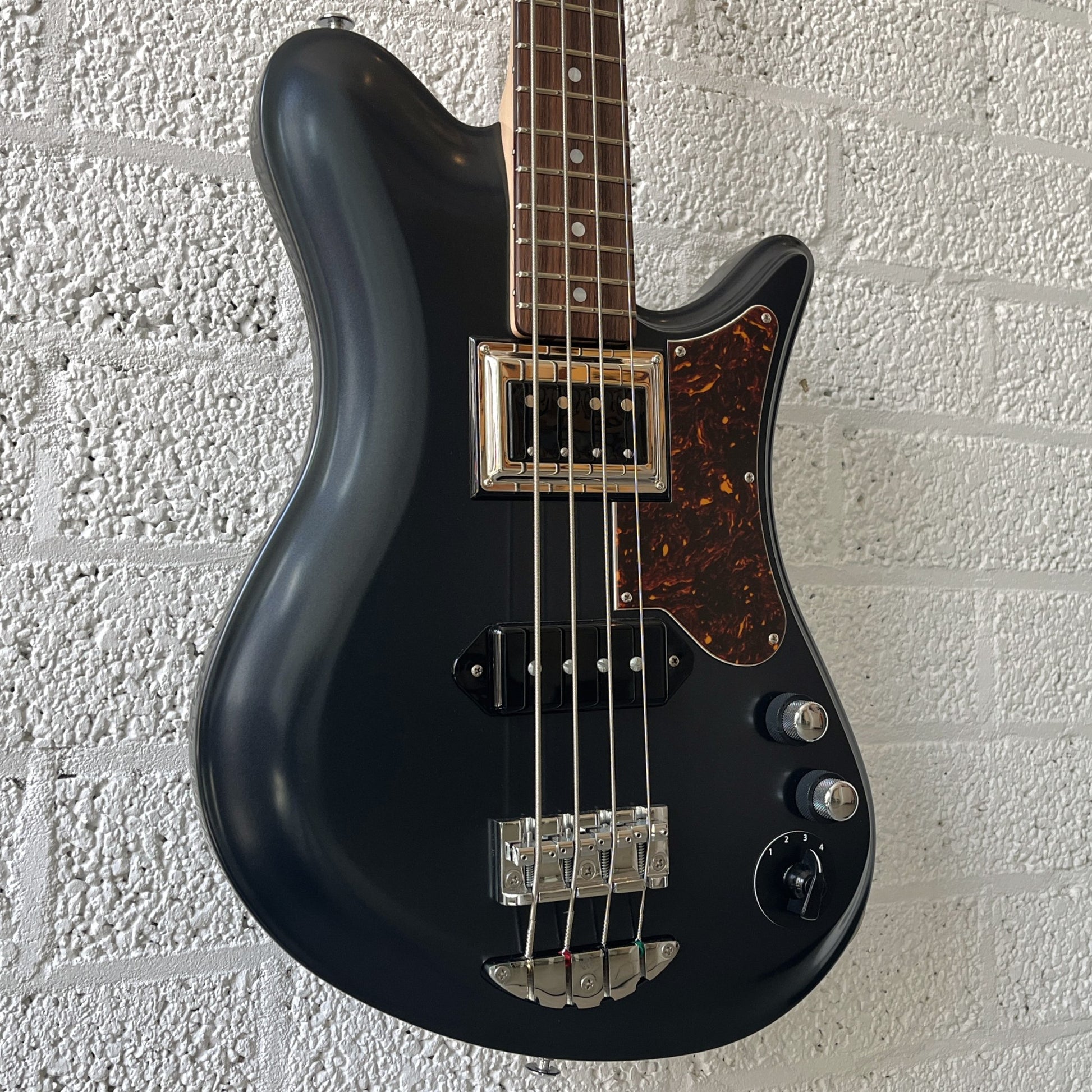 oopegg stormbreaker bass charcoal frost angled left
