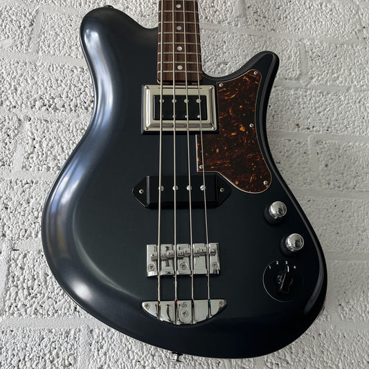 oopegg stormbreaker bass charcoal frost body closeup low angle