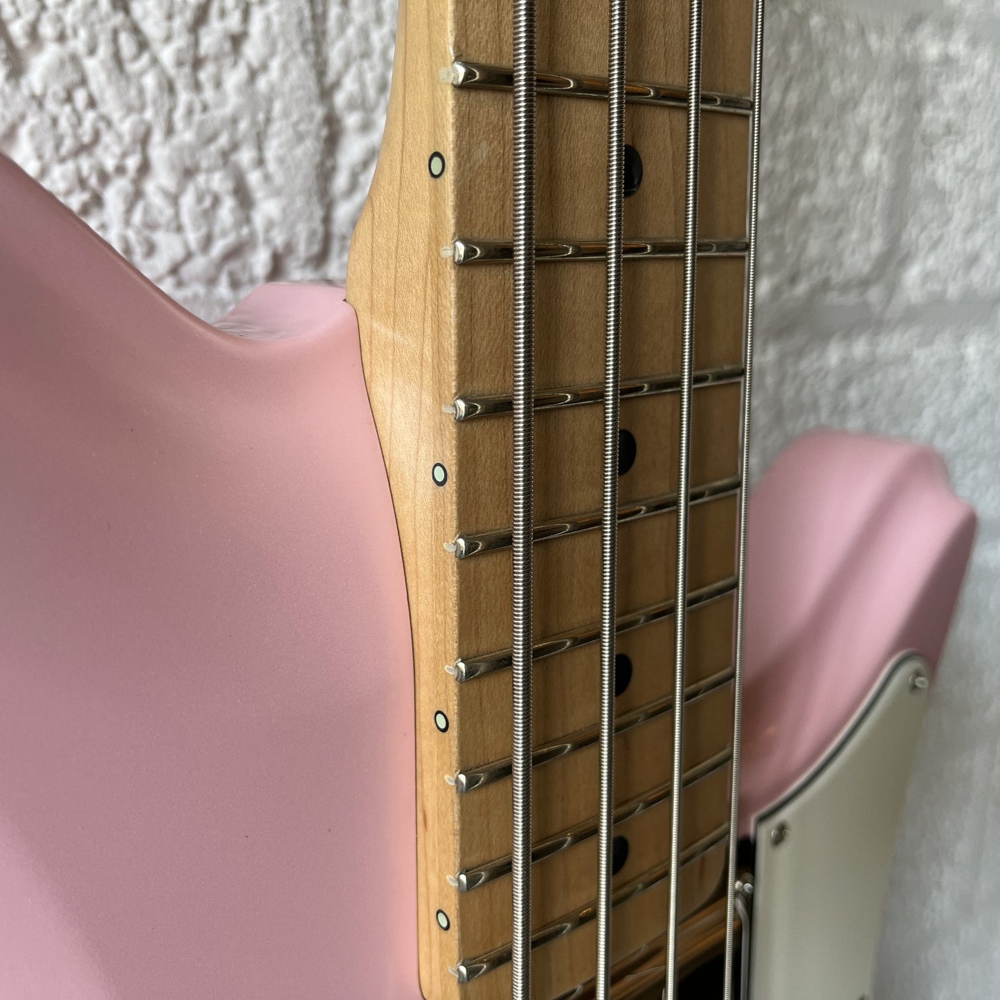 oopegg stormbreaker bass pearl pink fretboard