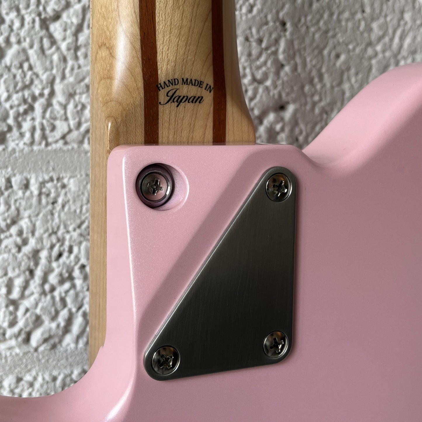 oopegg stormbreaker bass pearl pink neck plate