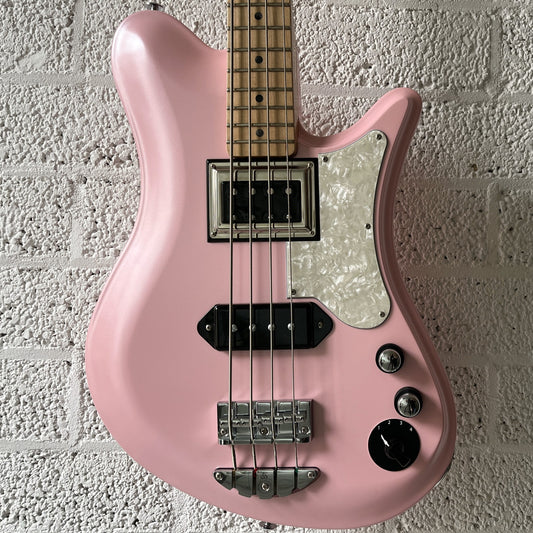 oopegg stormbreaker bass pearl pink pearloid pickguard body closeup