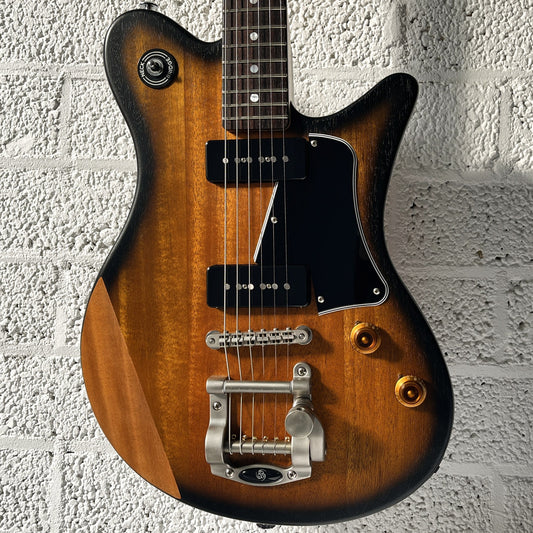 oopegg trailbreaker limited edition tobacco burst body closeup
